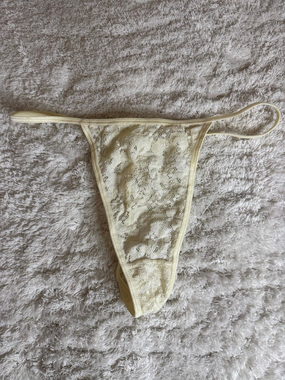 NWOT Vintage Maidenform Lace G-String Thong Panty Floral Detail Size M